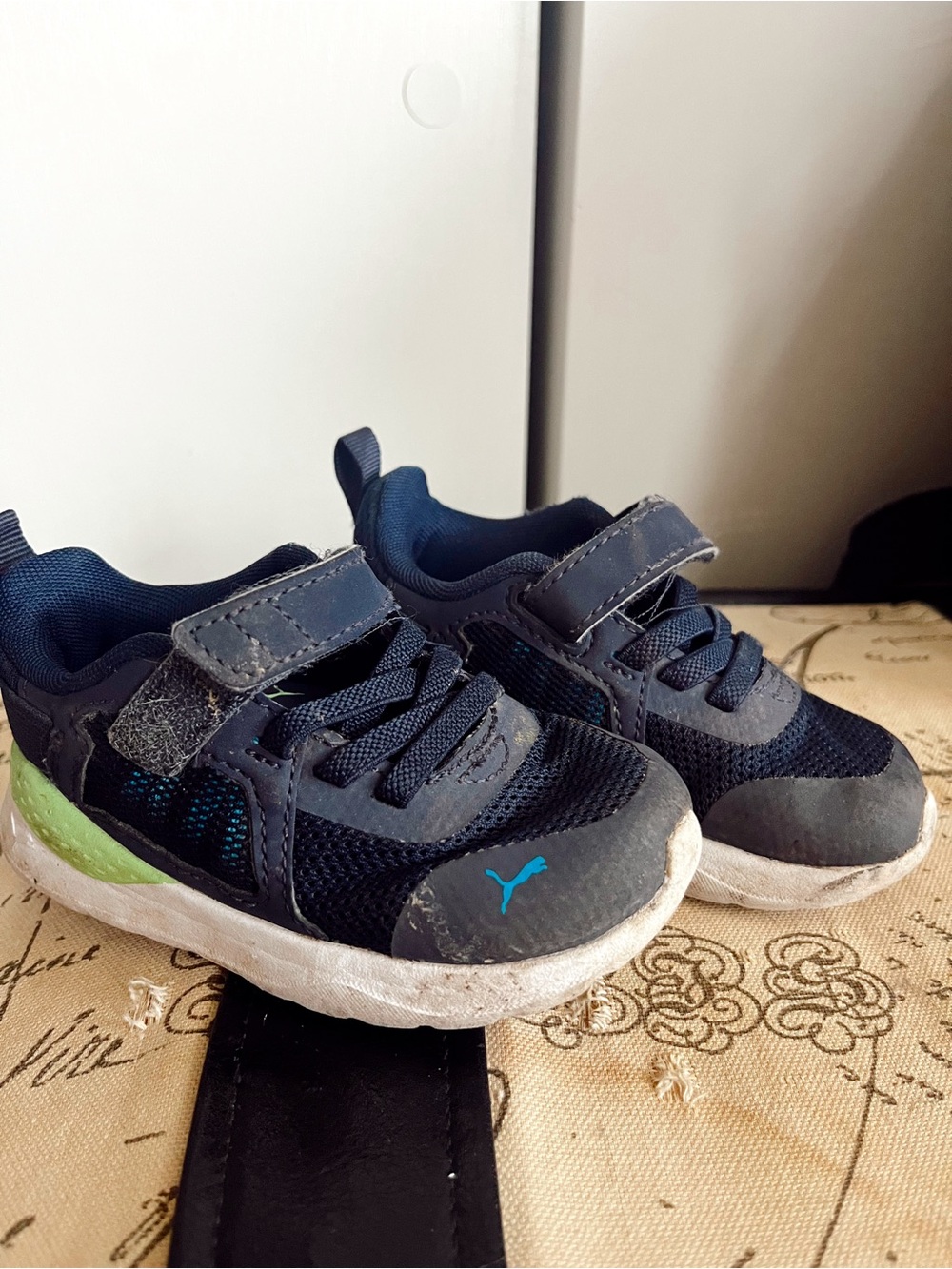 toddler 6C puma sneakers